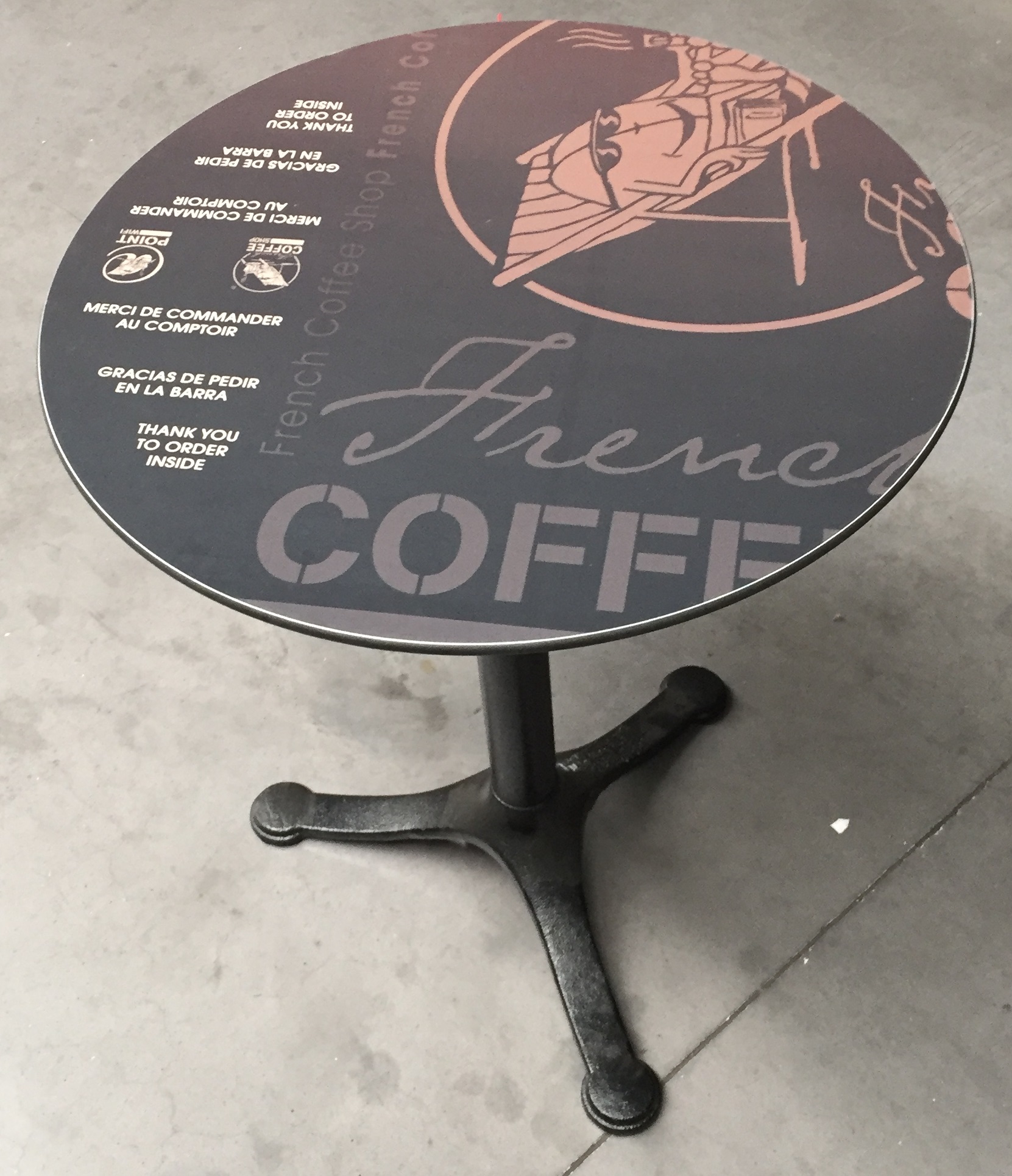 Table personnalisable pour les établissements French Coffee Shop